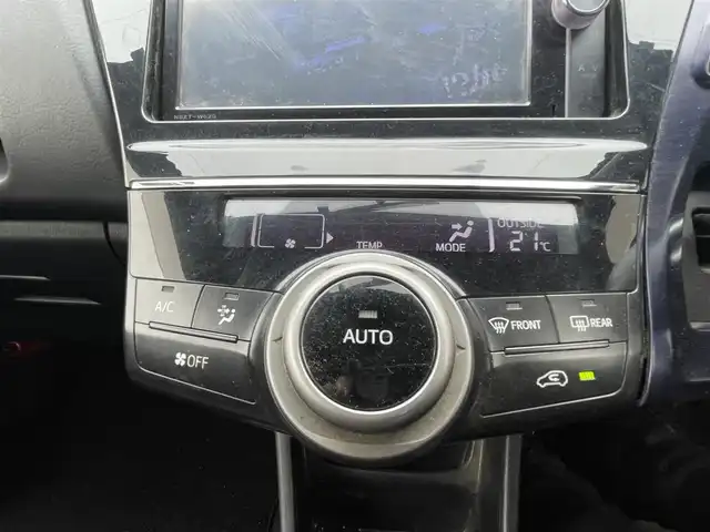 トヨタ プリウス α S Lセレクション 埼玉県 2015(平27)年 13万km ホワイトパールクリスタルシャイン (株)IDOMが運営する【じしゃロン鳩ヶ谷店】の自社ローン専用車両になりますこちらは現金またはオートローンご利用時の価格です。自社ローンご希望の方は別途その旨お申付け下さい/モデリスタエアロ/純正ＳＤナビ/　(CD/DVD/SD/Bluetooth接続)/フルセグＴＶ/バックカメラ/ビルドインＥＴＣ/オートライト/シートカバー/ＳＲＳエアバッグシステム/サイド＆カーテンエアバッグ/ＨＩＤヘッドライト