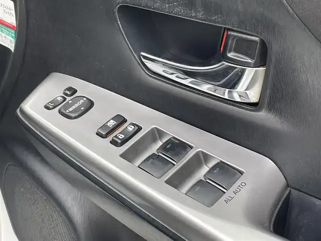 トヨタ プリウス α S Lセレクション 埼玉県 2015(平27)年 13万km ホワイトパールクリスタルシャイン (株)IDOMが運営する【じしゃロン鳩ヶ谷店】の自社ローン専用車両になりますこちらは現金またはオートローンご利用時の価格です。自社ローンご希望の方は別途その旨お申付け下さい/モデリスタエアロ/純正ＳＤナビ/　(CD/DVD/SD/Bluetooth接続)/フルセグＴＶ/バックカメラ/ビルドインＥＴＣ/プッシュスタート/オートライト/シートカバー/ＳＲＳエアバッグシステム/サイド＆カーテンエアバッグ/ＨＩＤヘッドライト