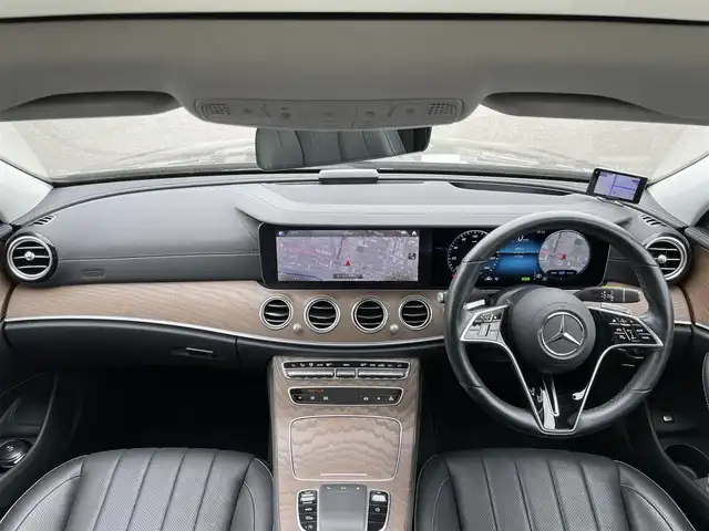 メルセデス・ベンツ Ｍ・ベンツ Ｅ４５０ 4マチック エクスクルーシブ 道央・札幌 2022(令4)年 2.1万km オブシディアンブラック ４WD/ワンオーナー/純正メーカーナビ/AM/FM/BT/フルセグ/ブルメスターサウンドシステム/サンルーフ/衝突被害軽減ブレーキ/横滑り防止装置/クルーズコントロール/レーンキープアシスト/クリアランスソナー/ブラインドスポットモニター/アラウンドビューモニター/ETC2.0/ドライブレコーダー/アイドリングストップ/電動トランクリッド/前席パワーシート/前席メモリーシート/全席シートヒーター/前席エアシート/レザーシート/革巻きステアリング/ステアリングリモコン/パドルシフト/電動パーキング/プッシュスタート/スマートキー/LEDヘッドライト/オートライト/電動格納ミラー/ウィンカーミラー/フロアマット/スペアキー/純正AW付冬タイヤ積込/245/45/R18/2025年/山9mm