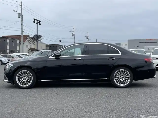 メルセデス・ベンツ Ｍ・ベンツ Ｅ４５０ 4マチック エクスクルーシブ 道央・札幌 2022(令4)年 2.1万km オブシディアンブラック ４WD/ワンオーナー/純正メーカーナビ/AM/FM/BT/フルセグ/ブルメスターサウンドシステム/サンルーフ/衝突被害軽減ブレーキ/横滑り防止装置/クルーズコントロール/レーンキープアシスト/クリアランスソナー/ブラインドスポットモニター/アラウンドビューモニター/ETC2.0/ドライブレコーダー/アイドリングストップ/電動トランクリッド/前席パワーシート/前席メモリーシート/全席シートヒーター/前席エアシート/レザーシート/革巻きステアリング/ステアリングリモコン/パドルシフト/電動パーキング/プッシュスタート/スマートキー/LEDヘッドライト/オートライト/電動格納ミラー/ウィンカーミラー/フロアマット/スペアキー/純正AW付冬タイヤ積込/245/45/R18/2025年/山9mm