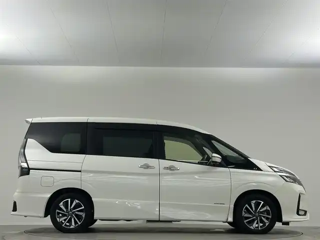 日産 セレナ ハイウェイスター 埼玉県 2020(令2)年 8万km ブリリアントホワイトパール ９型ナビ　フリップダウンモニター　ＥＴＣ　クリアランスソナー　ブラインドスポットモニター　両側電動スライドドア　アイドリングストップ　オートブレーキホールド　パーキングアシスト　ＬＥＤヘッドライト