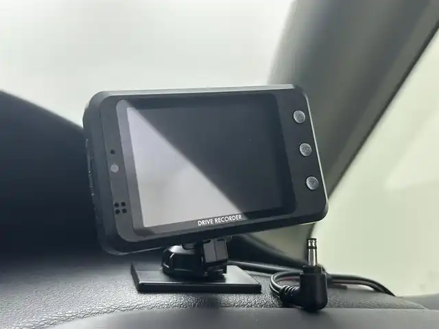 日産 セレナ ハイウェイスター 埼玉県 2020(令2)年 8万km ブリリアントホワイトパール ９型ナビ　フリップダウンモニター　ＥＴＣ　クリアランスソナー　ブラインドスポットモニター　両側電動スライドドア　アイドリングストップ　オートブレーキホールド　パーキングアシスト　ＬＥＤヘッドライト
