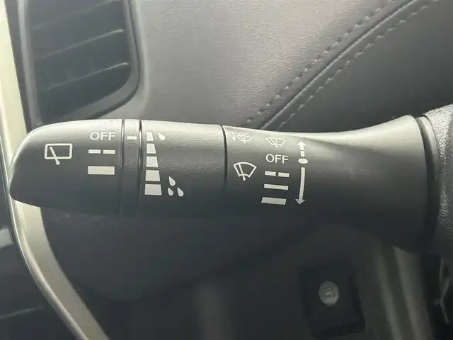 日産 セレナ ハイウェイスター 埼玉県 2020(令2)年 8万km ブリリアントホワイトパール ９型ナビ　フリップダウンモニター　ＥＴＣ　クリアランスソナー　ブラインドスポットモニター　両側電動スライドドア　アイドリングストップ　オートブレーキホールド　パーキングアシスト　ＬＥＤヘッドライト