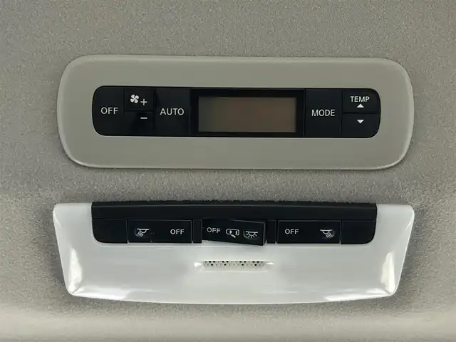日産 セレナ ハイウェイスター 埼玉県 2020(令2)年 8万km ブリリアントホワイトパール ９型ナビ　フリップダウンモニター　ＥＴＣ　クリアランスソナー　ブラインドスポットモニター　両側電動スライドドア　アイドリングストップ　オートブレーキホールド　パーキングアシスト　ＬＥＤヘッドライト