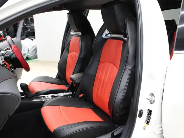 トヨタ カローラ スポーツ G Z 三重県 2019(平31)年 3.4万km ホワイトパールクリスタルシャイン ワンオーナー/TRDエアロ/weds18インチアルミホイール/セーフティセンス/アイドリングストップ/純正9インチメモリナビ ・地デジTV/・DVD/CD/・Bluetooth/バックカメラ/全車速追従機能付レーダークルーズコントロール/レーントレーシングアラート/赤/黒レザー調シートカバー/ビルトインETC/丸型1灯式LEDヘッドランプ/・オートライト/オートマチックハイビーム/LEDフォグランプ/プッシュエンジンスタート/スマートキー×2/新車時保証書/取扱説明書