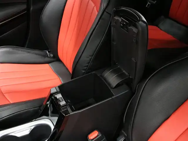 トヨタ カローラ スポーツ G Z 三重県 2019(平31)年 3.4万km ホワイトパールクリスタルシャイン ワンオーナー/TRDエアロ/weds18インチアルミホイール/セーフティセンス/アイドリングストップ/純正9インチメモリナビ ・地デジTV/・DVD/CD/・Bluetooth/バックカメラ/全車速追従機能付レーダークルーズコントロール/レーントレーシングアラート/赤/黒レザー調シートカバー/ビルトインETC/丸型1灯式LEDヘッドランプ/・オートライト/オートマチックハイビーム/LEDフォグランプ/プッシュエンジンスタート/スマートキー×2/新車時保証書/取扱説明書