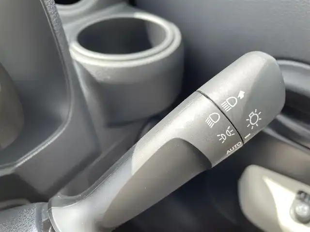 ダイハツ ミラ トコット G SA Ⅲ 東京都 2020(令2)年 3.4万km 緑 社外ナビ/パノラマモニター/衝突回避支援ブレーキ機能/コーナーセンサー/オートハイビーム/ワンセグTV/LEDヘッドライト/ドライブレコーダー/プッシュスタート/スマートキー/電動格納ミラー/ETC/アイドリングストップ/横滑り防止装置/オートライト