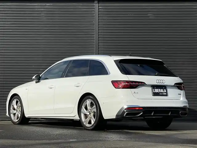 アウディ Ａ４ アバント 40TDIクワトロ Sライン 山梨県 2022(令4)年 3万km パール SラインPパッケージ/マトリクスLED/全周囲C/純正MMI　/カープレイ/バーチャルC/マイルドHV/ACC/LKA/BSA/パイロットA/黒半革/シートH/電動リアG/Aハイビーム/Pシート/フルセグ