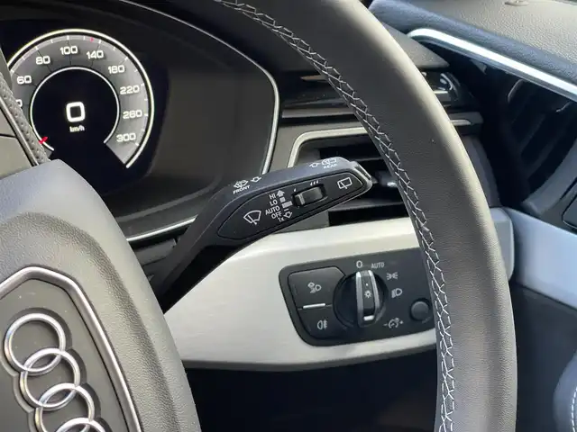 アウディ Ａ４ アバント 40TDIクワトロ Sライン 山梨県 2022(令4)年 3万km パール SラインPパッケージ/マトリクスLED/全周囲C/純正MMI　/カープレイ/バーチャルC/マイルドHV/ACC/LKA/BSA/パイロットA/黒半革/シートH/電動リアG/Aハイビーム/Pシート/フルセグ