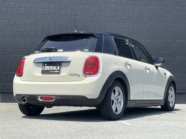 ＭＩＮＩ ミニ クーパー D 三重県 2017(平29)年 5.7万km ペッパー・ホワイト インテリジェントセーフティ/HUD/ACC/ドライブレコーダー前後/純正ナビ/Bカメラ/BT/USB/ブラックルーフ/純正15インチAW/コンフォートアクセス/マルチファンクションステアリング