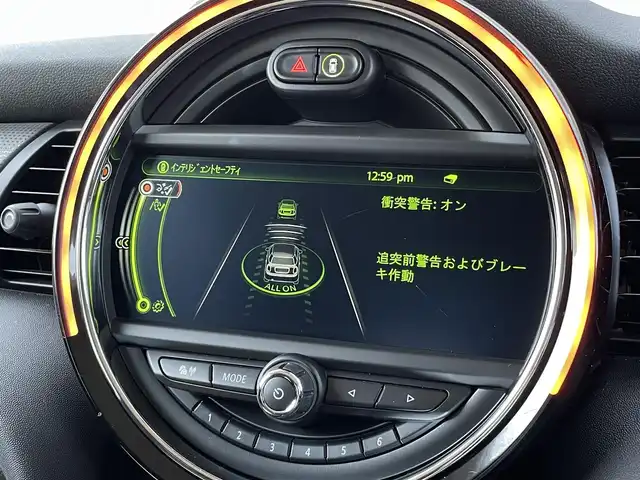 ＭＩＮＩ ミニ クーパー D 三重県 2017(平29)年 5.7万km ペッパー・ホワイト インテリジェントセーフティ/HUD/ACC/ドライブレコーダー前後/純正ナビ/Bカメラ/BT/USB/ブラックルーフ/純正15インチAW/コンフォートアクセス/マルチファンクションステアリング