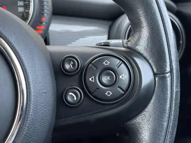 ＭＩＮＩ ミニ クーパー D 三重県 2017(平29)年 5.7万km ペッパー・ホワイト インテリジェントセーフティ/HUD/ACC/ドライブレコーダー前後/純正ナビ/Bカメラ/BT/USB/ブラックルーフ/純正15インチAW/コンフォートアクセス/マルチファンクションステアリング