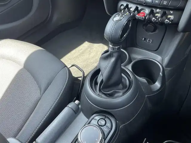 ＭＩＮＩ ミニ クーパー D 三重県 2017(平29)年 5.7万km ペッパー・ホワイト インテリジェントセーフティ/HUD/ACC/ドライブレコーダー前後/純正ナビ/Bカメラ/BT/USB/ブラックルーフ/純正15インチAW/コンフォートアクセス/マルチファンクションステアリング