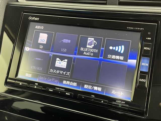 ホンダ シャトル ハイブリッド X 千葉県 2016(平28)年 6.3万km ルナシルバーM 衝突軽減システム/禁煙車　/純正ナビ　/ＣＤ　ＤＶＤ　ＢＴ　フルセグ　/バックカメラ　/クルーズコントロール　/ハーフレザー　/パドルシフト　/ステアリングスイッチ　/ＬＥＤヘッドライト　/フォグランプ　/スマートキー/ETC/革巻きステアリング/プッシュスタート/スマートキー