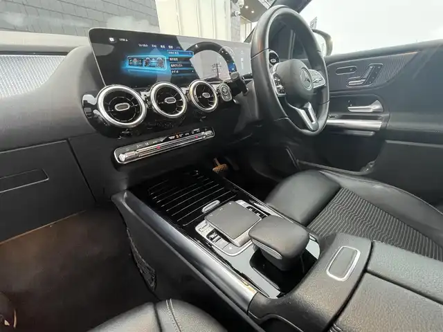 メルセデス・ベンツ Ｂ１８０ 静岡県 2020(令2)年 4.6万km コスモスブラック ワンオーナー /MBUXナビフルセグTV Bluetooth/バックカメラ/パノラマサンルーフ/ハーフレザーシート シートヒーター /レーダーセーフティ /衝突軽減ブレーキACC/レーンキープ ブラインドスポットモニター/パワーバックドア /LEDヘッドライト/DSRCETC