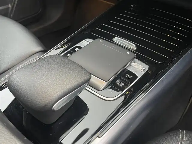 メルセデス・ベンツ Ｂ１８０ 静岡県 2020(令2)年 4.6万km コスモスブラック ワンオーナー /MBUXナビフルセグTV Bluetooth/バックカメラ/パノラマサンルーフ/ハーフレザーシート シートヒーター /レーダーセーフティ /衝突軽減ブレーキACC/レーンキープ ブラインドスポットモニター/パワーバックドア /LEDヘッドライト/DSRCETC