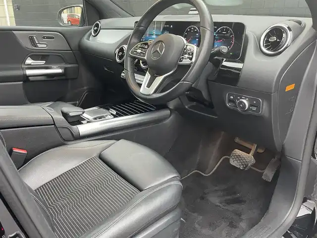 メルセデス・ベンツ Ｂ１８０ 静岡県 2020(令2)年 4.6万km コスモスブラック ワンオーナー /MBUXナビフルセグTV Bluetooth/バックカメラ/パノラマサンルーフ/ハーフレザーシート シートヒーター /レーダーセーフティ /衝突軽減ブレーキACC/レーンキープ ブラインドスポットモニター/パワーバックドア /LEDヘッドライト/DSRCETC