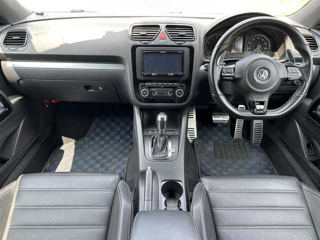 フォルクスワーゲン シロッコ R 静岡県 2011(平23)年 8.2万km 青 社外ナビ/　（フルセグTV、Bluetooth、DVD、CD、USB）/MTモード付きAT/運転席パワーシート/レザーシート/バックカメラ/横滑り防止装置/ETC/ドライブレコーダー/純正フロアマット/純正18インチアルミホイール/保証書/取扱説明書
