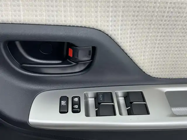 トヨタ ヴィッツ F 熊本県 2015(平27)年 2.5万km ゴールドマイカM 純正ナビNSCP-W62/ビルトインETC/電動格納ミラー/保証書/取扱説明書