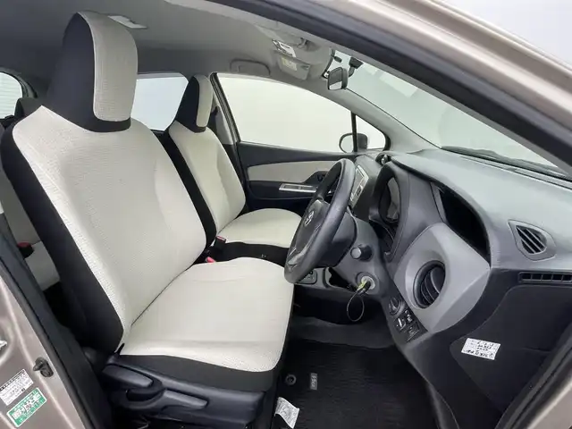 トヨタ ヴィッツ F 熊本県 2015(平27)年 2.5万km ゴールドマイカM 純正ナビNSCP-W62/ビルトインETC/電動格納ミラー/保証書/取扱説明書