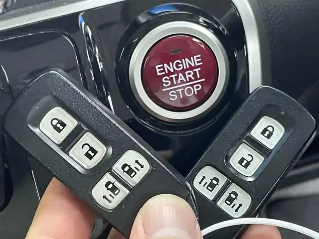 ホンダ Ｎ ＢＯＸ カスタム G ターボ Lパッケージ 群馬県 2016(平28)年 6.6万km スマートブラック 純正７インチナビ　バックカメラ　両側パワースライドドア　クルーズコントロール　ＨＩＤオートライト　ハーフレザーシート　純正１５インチＡＷ　ステアリングリモコン　ＥＴＣ　スマートキー　ドラレコ　禁煙車