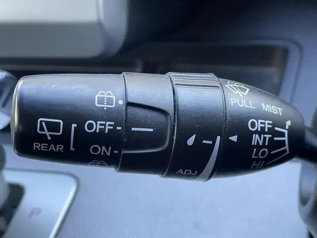 ホンダ フリード ハイブリット ジャストセレクション 静岡県 2014(平26)年 8.2万km スーパープラチナメタリック ハーフレザー/純正ナビ/(Bluetooth/CD/DVD/ワンセグ)/クルーズコントロール/HIDライト/パワースライドドア/ウォークスルー/三列シート/バックカメラ/純正フロアマット/純正15インチアルミホイール/ETC/スマートキー