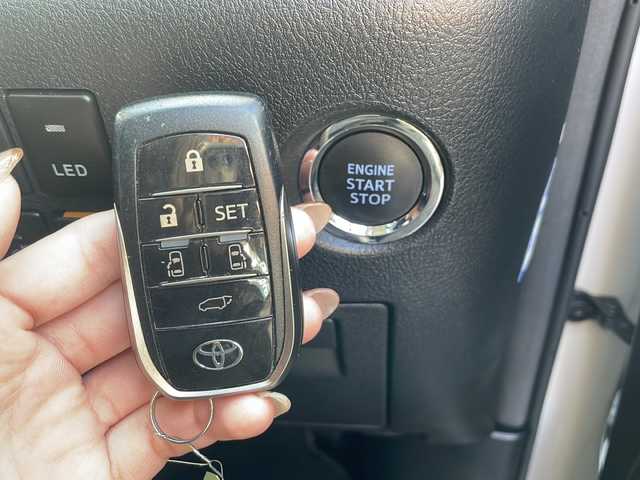 トヨタ アルファード S Cパッケージ 大阪府 2020(令2)年 3万km ホワイトパールクリスタルシャイン モデリスタフロント/リアスポイラー/アルパインナビ/アルパインフリップダウンモニター/セーフティセンス/バックモニター/ビルトインETC/クリアランスソナー/LEDヘッドライト/フォグランプ/ハンドルヒーター/革巻きコンビハンドル/前席パワーシート/シートメモリー/純正マット/ドアバイザー/カーテンエアバック/保証書/取扱説明書/スペアキー1本