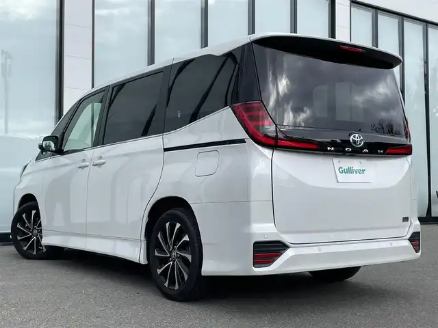 トヨタ ノア ハイブリッド S－Z 大阪府 2024(令6)年 1.1万km ホワイトパールクリスタルシャイン トヨタセーフティセンス/純正10.5ディスプレイオーディオ/・フルセグTV/USB/BT/DVD/HDMI/快適利便パッケージ/バックカメラ/両側パワースライドドア/前後ドライブレコーダー/ビルトインETC2.0/オットマン/パワーバックドア/AC100V電源/ハーフレザーシート/シートヒーター/前後コーナーセンサー/純正フロアマット/純正17インチAW/LEDヘッド・フォグ/スペアキー/取説