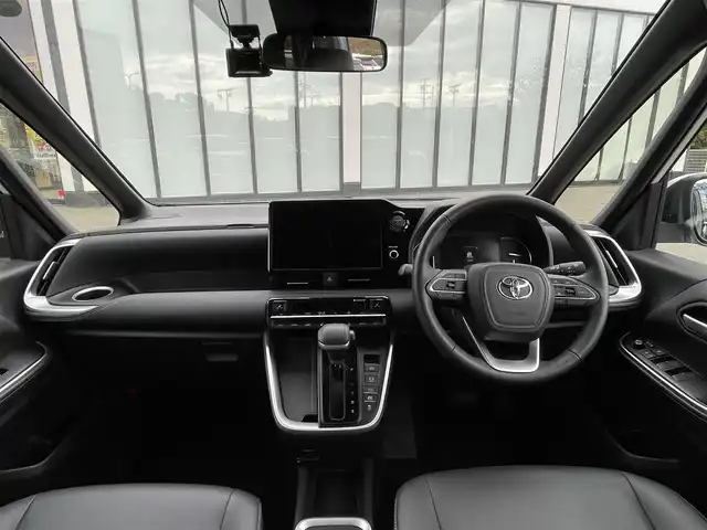 トヨタ ノア ハイブリッド S－Z 大阪府 2024(令6)年 1.1万km ホワイトパールクリスタルシャイン トヨタセーフティセンス/純正10.5ディスプレイオーディオ/・フルセグTV/USB/BT/DVD/HDMI/快適利便パッケージ/バックカメラ/両側パワースライドドア/前後ドライブレコーダー/ビルトインETC2.0/オットマン/パワーバックドア/AC100V電源/ハーフレザーシート/シートヒーター/前後コーナーセンサー/純正フロアマット/純正17インチAW/LEDヘッド・フォグ/スペアキー/取説