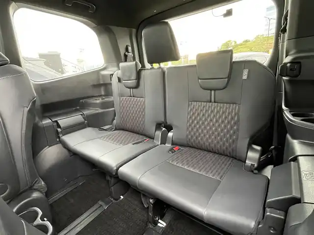 トヨタ ノア ハイブリッド S－Z 大阪府 2024(令6)年 1.1万km ホワイトパールクリスタルシャイン トヨタセーフティセンス/純正10.5ディスプレイオーディオ/・フルセグTV/USB/BT/DVD/HDMI/快適利便パッケージ/バックカメラ/両側パワースライドドア/前後ドライブレコーダー/ビルトインETC2.0/オットマン/パワーバックドア/AC100V電源/ハーフレザーシート/シートヒーター/前後コーナーセンサー/純正フロアマット/純正17インチAW/LEDヘッド・フォグ/スペアキー/取説