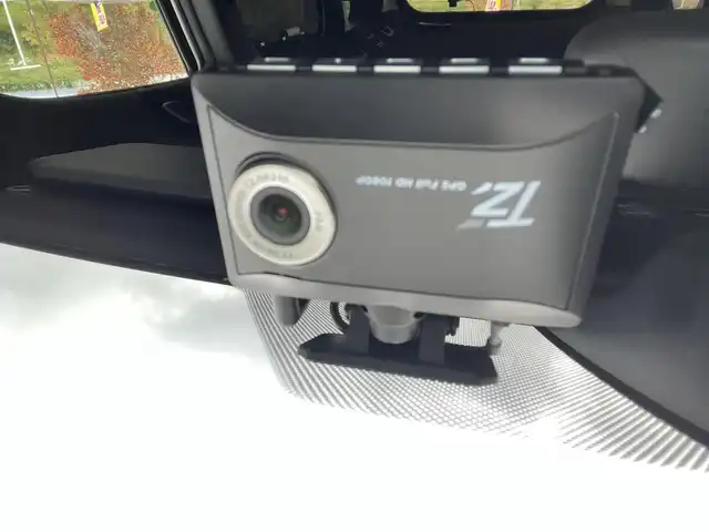 トヨタ ノア ハイブリッド S－Z 大阪府 2024(令6)年 1.1万km ホワイトパールクリスタルシャイン トヨタセーフティセンス/純正10.5ディスプレイオーディオ/・フルセグTV/USB/BT/DVD/HDMI/快適利便パッケージ/バックカメラ/両側パワースライドドア/前後ドライブレコーダー/ビルトインETC2.0/オットマン/パワーバックドア/AC100V電源/ハーフレザーシート/シートヒーター/前後コーナーセンサー/純正フロアマット/純正17インチAW/LEDヘッド・フォグ/スペアキー/取説