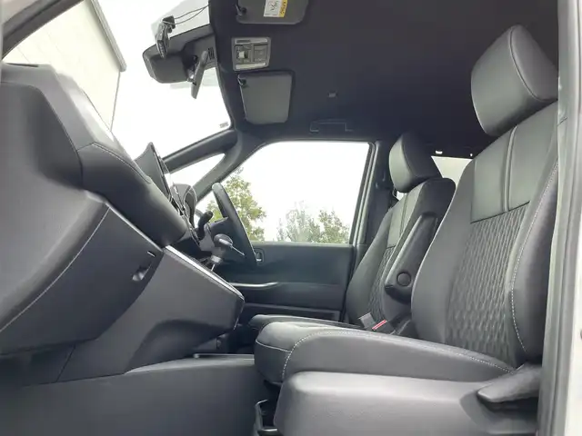 トヨタ ノア ハイブリッド S－Z 大阪府 2024(令6)年 1.1万km ホワイトパールクリスタルシャイン トヨタセーフティセンス/純正10.5ディスプレイオーディオ/・フルセグTV/USB/BT/DVD/HDMI/快適利便パッケージ/バックカメラ/両側パワースライドドア/前後ドライブレコーダー/ビルトインETC2.0/オットマン/パワーバックドア/AC100V電源/ハーフレザーシート/シートヒーター/前後コーナーセンサー/純正フロアマット/純正17インチAW/LEDヘッド・フォグ/スペアキー/取説