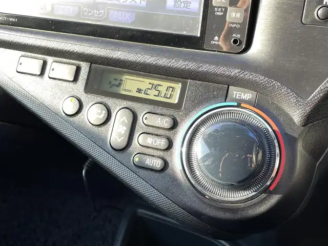 トヨタ アクア G 千葉県 2012(平24)年 4.1万km シルバーM ワンオーナー/純正ナビ/　・ワンセグTV/CD/AUX/D/N席シートヒーター/ETC/オートライト/フォグライト/取説/保証書/スマートキー/　・スペアキー/H25.26.27.28.29.30.R1.2.3.4.7ディーラー記録簿