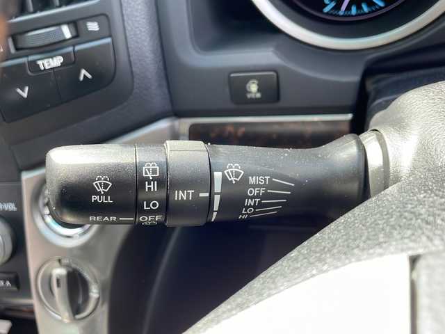 トヨタ ランドクルーザー ZX 60thブラックレザーセレ 新潟県 2011(平23)年 8.9万km ホワイトパールクリスタルシャイン ４WD/サンルーフ/革シート/前席・セカンドシートシートヒーター/前席パワーシート/パワーバックドア/純正HDDナビ/(DVD/フルセグTV/Bluetooth/USB/MSV)/バック＆サイド＆フロントカメラ/純正20インチアルミホイール/クルーズコントロール/プッシュスタート/スマートキー×２/ETC/前方ドライブレコーダー/100V電源/保証書/取扱説明書