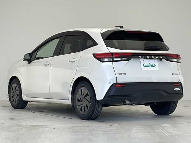 日産 ノート S 愛知県 2022(令4)年 4.7万km ピュアホワイトパール 衝突軽減システム/純正SDナビ/全方位カメラ/フルセグ/CD/Bluetooth/バックカメラ/コーナーセンサー/LEDヘッドライト/ブラインドスポットモニター/オートマチックハイビーム/インテリジェントミラー/ドライブレコーダー/ETC/ステアリングスイッチ/スマートキー/プッシュスタート