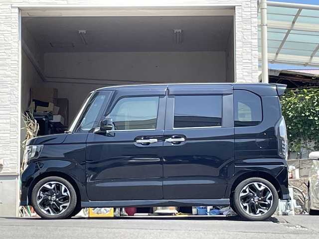 ホンダ Ｎ ＢＯＸ カスタム G L ターボ ホンダセンシング 大分県 2019(平31)年 4万km クリスタルブラックパール 純正SDナビ/ブルートゥース/フルセグTV/両側パワースライドドア /純正15インチアルミホイール/純正ビルトインETC/LEDヘッドライト/オートライト/レーンキープアシスト/衝突被害軽減ブレーキ/純正フロアマット/ドアバイザー/スマートキー/プッシュスタート/ターボ