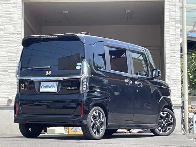 ホンダ Ｎ ＢＯＸ カスタム G L ターボ ホンダセンシング 大分県 2019(平31)年 4万km クリスタルブラックパール 純正SDナビ/ブルートゥース/フルセグTV/両側パワースライドドア /純正15インチアルミホイール/純正ビルトインETC/LEDヘッドライト/オートライト/レーンキープアシスト/衝突被害軽減ブレーキ/純正フロアマット/ドアバイザー/スマートキー/プッシュスタート/ターボ