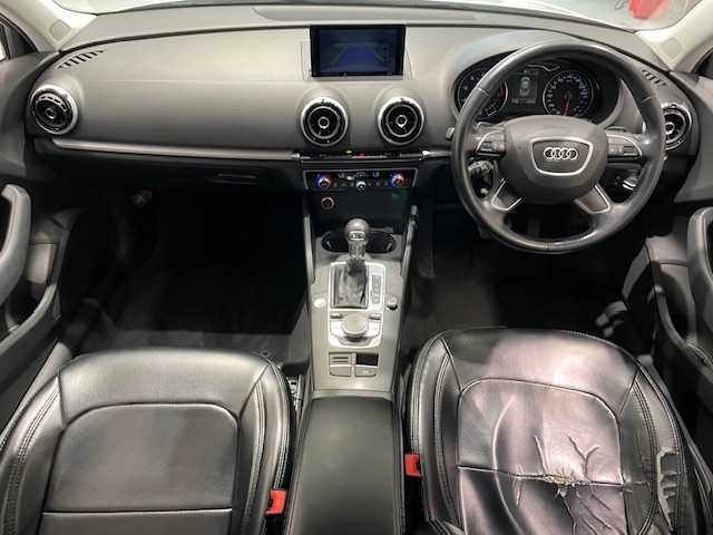 アウディ Ａ３ セダン 1．4 TFSI 宮城県 2015(平27)年 10.5万km 白 純正ナビ/・Bluetooth、CD/DVD/フルセグTV、AM/FMラジオ/バックカメラ/クルーズコントロール/コーナーセンサー/パドルシフト/オートライト/ステアリングスイッチ/LEDヘッドライト/純正アルミホイール