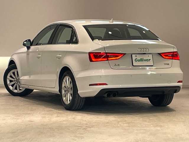 アウディ Ａ３ セダン 1．4 TFSI 宮城県 2015(平27)年 10.5万km 白 純正ナビ/・Bluetooth、CD/DVD/フルセグTV、AM/FMラジオ/バックカメラ/クルーズコントロール/コーナーセンサー/パドルシフト/オートライト/ステアリングスイッチ/LEDヘッドライト/純正アルミホイール