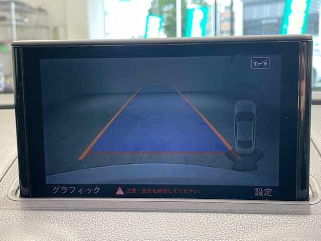 アウディ Ａ３ セダン 1．4 TFSI 宮城県 2015(平27)年 10.5万km 白 純正ナビ/・Bluetooth、CD/DVD/フルセグTV、AM/FMラジオ/バックカメラ/クルーズコントロール/コーナーセンサー/パドルシフト/オートライト/ステアリングスイッチ/LEDヘッドライト/純正アルミホイール