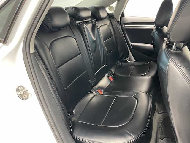 アウディ Ａ３ セダン 1．4 TFSI 宮城県 2015(平27)年 10.5万km 白 純正ナビ/・Bluetooth、CD/DVD/フルセグTV、AM/FMラジオ/バックカメラ/クルーズコントロール/コーナーセンサー/パドルシフト/オートライト/ステアリングスイッチ/LEDヘッドライト/純正アルミホイール