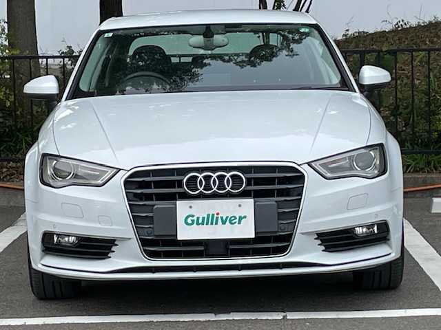 アウディ Ａ３ セダン 1．4 TFSI 宮城県 2015(平27)年 10.5万km 白 純正ナビ/・Bluetooth、CD/DVD/フルセグTV、AM/FMラジオ/バックカメラ/クルーズコントロール/コーナーセンサー/パドルシフト/オートライト/ステアリングスイッチ/LEDヘッドライト/純正アルミホイール