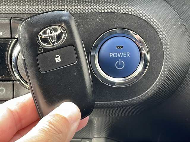 トヨタ ライズ Z 山口県 2024(令6)年 2.4万km シャイニングホワイトパール ハイブリッド車/ワンオーナー車/社外ディスプレイオーディオ/Bluetooth/バックカメラ/ステアリングスイッチ/スマートキー＆プッシュスタート/LEDヘッドライト/LEDフォグライト/オートマチックハイビーム/オートライト/衝突軽減ブレーキ/横滑り防止装置/レーダークルーズコントロール/レーンキープアシスト/リアフォグライト/コーナーセンサー/前席シートヒーター/社外前後ドライブレコーダー/純正17インチAW/保証書・取説