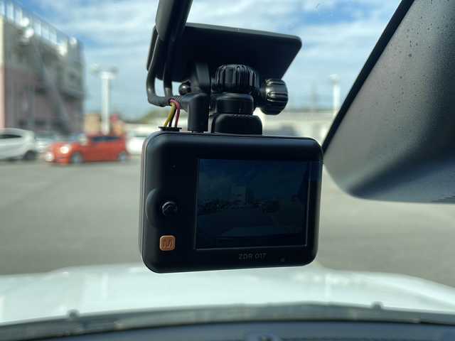 トヨタ ライズ Z 山口県 2024(令6)年 2.4万km シャイニングホワイトパール ハイブリッド車/ワンオーナー車/社外ディスプレイオーディオ/Bluetooth/バックカメラ/ステアリングスイッチ/スマートキー＆プッシュスタート/LEDヘッドライト/LEDフォグライト/オートマチックハイビーム/オートライト/衝突軽減ブレーキ/横滑り防止装置/レーダークルーズコントロール/レーンキープアシスト/リアフォグライト/コーナーセンサー/前席シートヒーター/社外前後ドライブレコーダー/純正17インチAW/保証書・取説