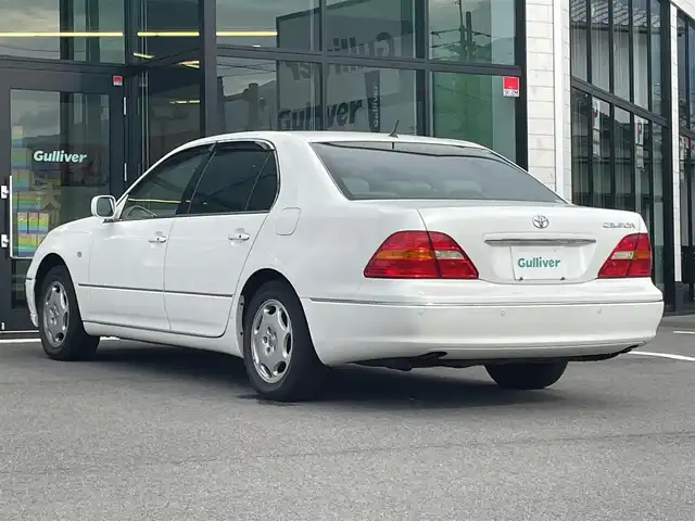 トヨタ セルシオ Cタイプ Fパッケージ 愛媛県 2000(平12)年 11.6万km ホワイトパールクリスタルシャイン 純正ナビ/サンルーフ/本革(エクリュ)シート/全席パワーシート/全席シートヒーター/前席シートベンチレーション/レーダークルーズコントロール(ブレーキ制御付)/クリアランスソナー/シートメモリー機能/マークレビンソンプレミアムサウンドシステム/スマートキーシステム/リヤ大型センターアームレスト/電動チルト＆テレスコピック機構/本木目ステアリングホイール＆本木目シフトノブ/クールボックス/純正フロアマット/スペアキー1本/ETC/現状サマー(純正AW)(225/60/R16)/DUNLOP VEURO VE302 /禁煙車