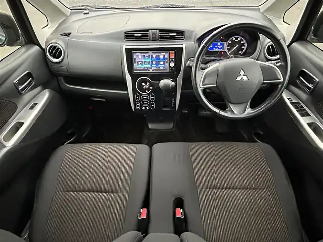 三菱 ｅＫカスタム G 岡山県 2013(平25)年 6.8万km パープリッシュネイビーパール 登録時走行距離67689km/純正ナビ/フルセグTV(AM/FM/CD/Bluetooth)/バックカメラ/前後ドライブレコーダー/ETC/アイドリングストップ/電動格納ミラー/純正フロアマット/14インチ純正AW/プッシュスタート/スマートキー(スペア×1)