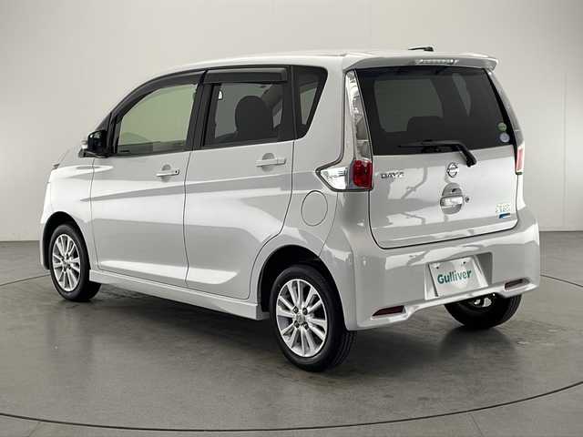 日産 デイズ ハイウェイスター Vセレ +Safty 宮崎県 2014(平26)年 4万km ホワイトパール 純正ナビ　/フルセグＴＶ/ＣＤ／ＤＶＤ　/ＦＭ／ＡＭ/アラウンドビューモニター/バックカメラ/ＥＴＣ　/プッシュスタート　/スペアキー　/アイドリングストップ/電動格納ミラー/純正フロアーマット