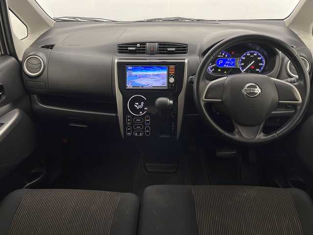 日産 デイズ ハイウェイスター Vセレ +Safty 宮崎県 2014(平26)年 4万km ホワイトパール 純正ナビ　/フルセグＴＶ/ＣＤ／ＤＶＤ　/ＦＭ／ＡＭ/アラウンドビューモニター/バックカメラ/ＥＴＣ　/プッシュスタート　/スペアキー　/アイドリングストップ/電動格納ミラー/純正フロアーマット