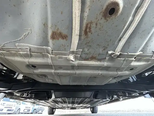 ホンダ フィット ハイブリット L ホンダセンシング 山形県 2018(平30)年 8.7万km プレミアムホワイトパールⅡ 禁煙車/純正SDナビ/・TV/AM/FM/CD/DVD/アダプティブクルーズコントロール/アイドリングストップ/レーンキープアシスト/衝突被害軽減ブレーキ/標識認識機能/車線逸脱警報/先行車発進お知らせ/横滑り防止装置/LEDヘッドライト/オートライト/フロントフォグランプ/ハーフレザーシート/バックカメラ/純正フロアマット/純正ドアバイザー/ETC/冬タイヤ積み込み/保証書/取扱説明書