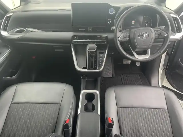 トヨタ ノア ハイブリッド S－Z 福岡県 2023(令5)年 4.2万km ホワイトパールクリスタルシャイン 純正10.5インチディスプレイオーディオ(ナビキット/CD/DVD/フルセグTV/Bluetooth/HDMI)/両側パワースライドドア/純正有期EL14インチフリップダウンモニター/バックカメラ/ハーフレザーシート/快適利便パッケージ/パワーバックドア/D/N/2列目シートヒーター/ステアリングヒーター/クリアランスソナー/レーダークルーズコントロール/社外デジタルインナーミラー/ビルトインETC2.0/純正17インチAW/純正フロアマット